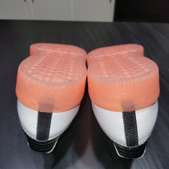 Adidas Samba Sambae Women's Cloud White/Core Black/Semi Coral Gum Sole Sneakers - Picture 10 of 16